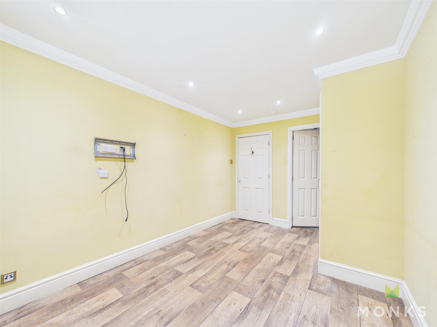 7 Bishopstone Mansions Town Walls, Shrewsbury, SY1 1UE For Sale
